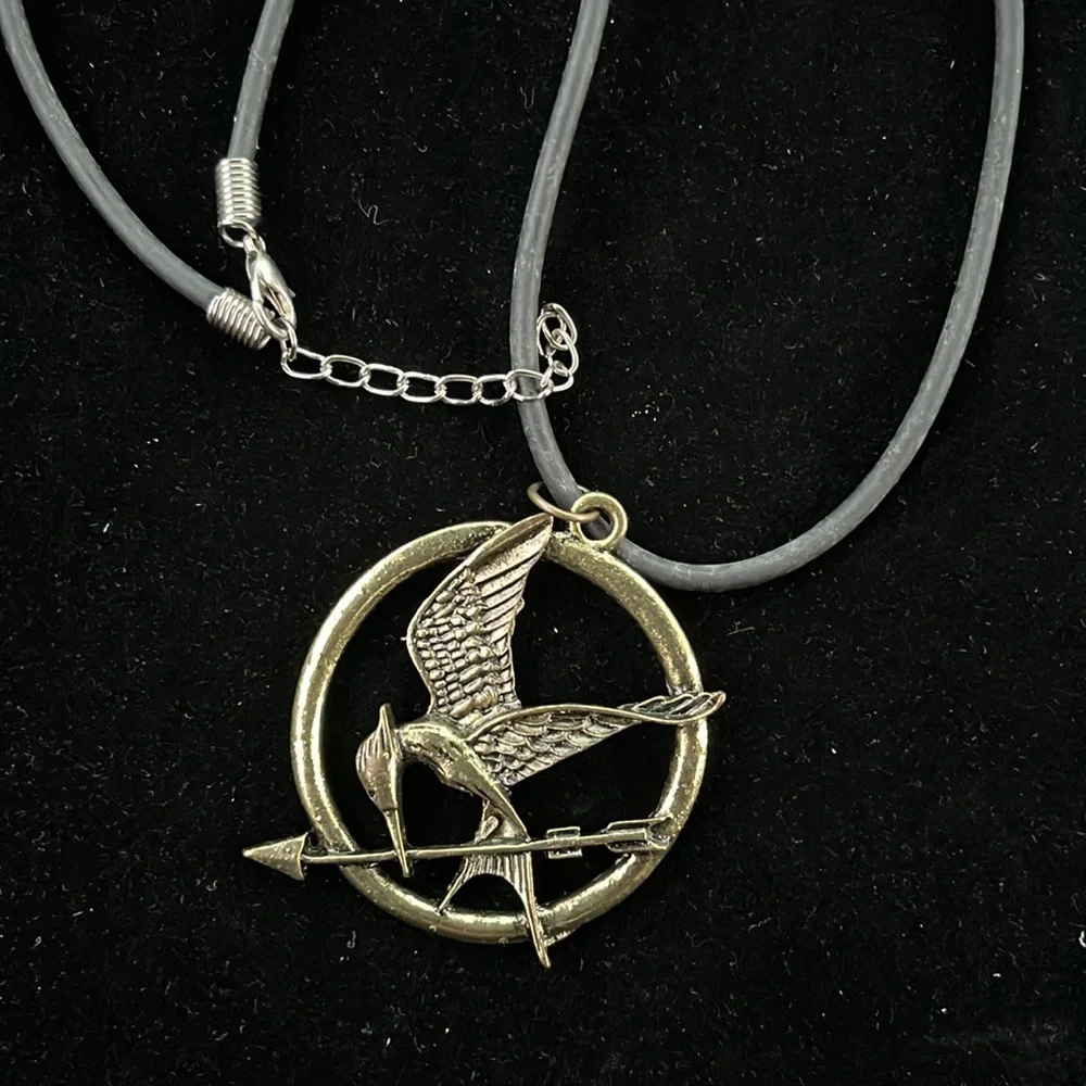 Hunger Game-like Theme Unisex Necklace
